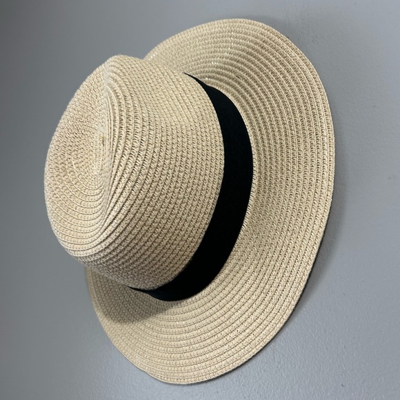 Beach hat - Picture 4 of 6